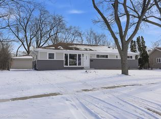 505 Geronimo St, Hoffman Estates, IL 60169