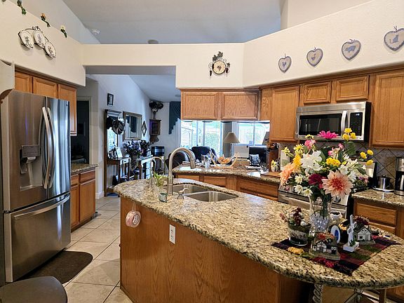 3rd image of 4010 E Sue Avenue