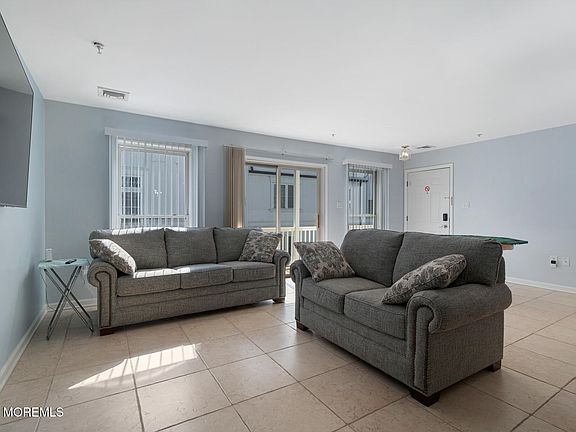 3rd image of 33 Sumner Avenue #5B