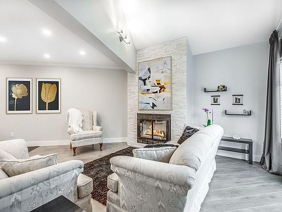 3rd image of 13894 102nd Ave #202