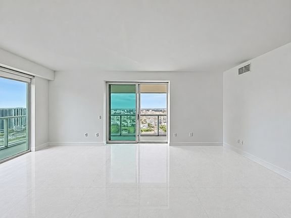 4th image of 1900 N Bayshore Dr APT 3911