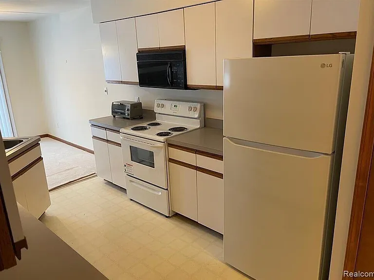 2445 Mulberry Ct — Photo 9