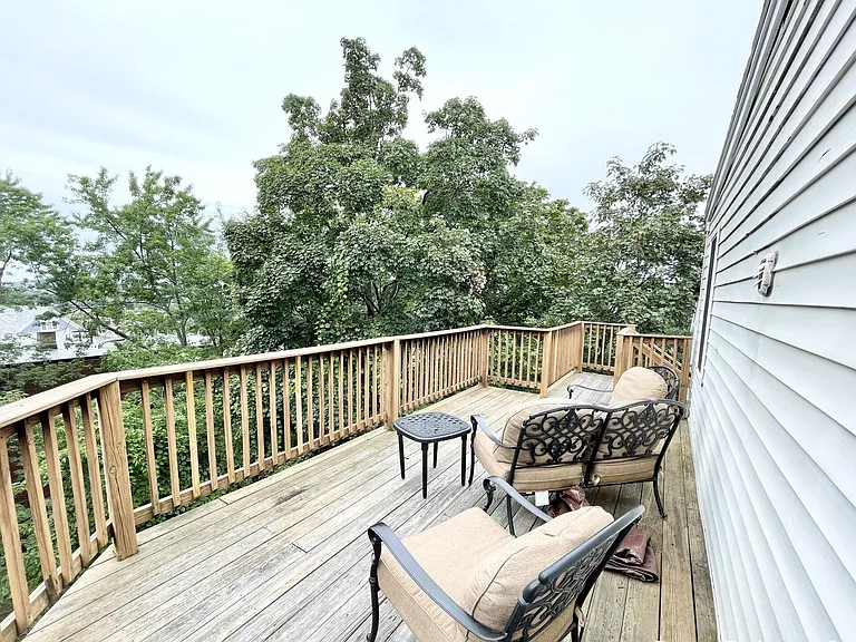15 Sunset St #3 — Photo 2