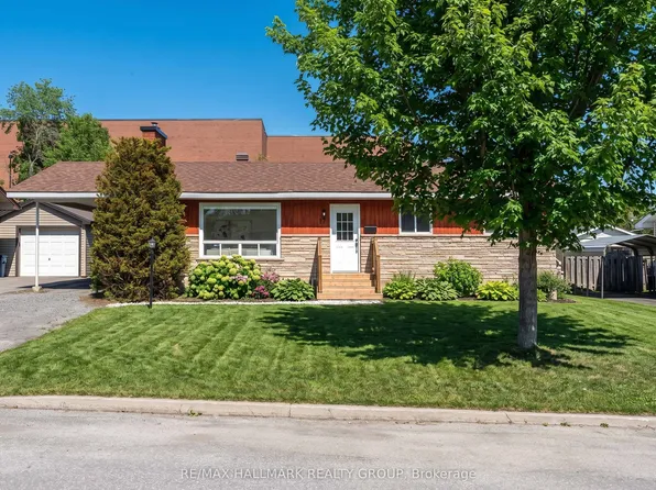 17 Wolmsley Cres, Ottawa, ON K2G 1J3