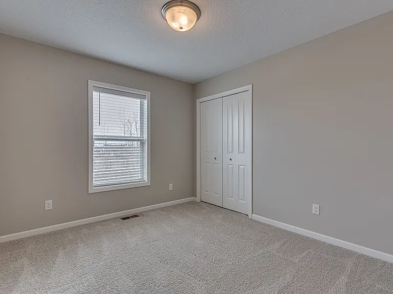 599 William St NW — Photo 7