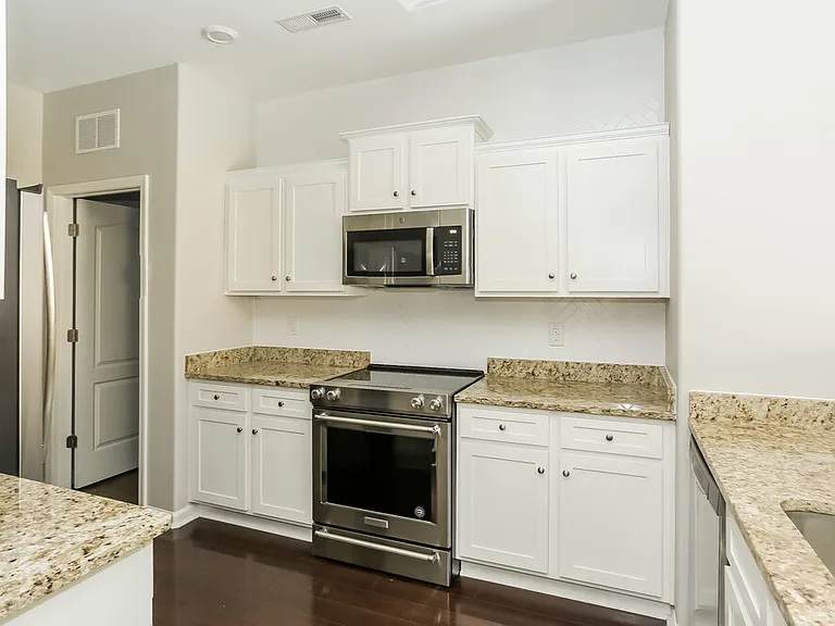 7609 Malden Park Dr — Photo 8