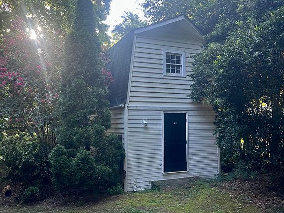 4th image of 615 Stratford Dr
