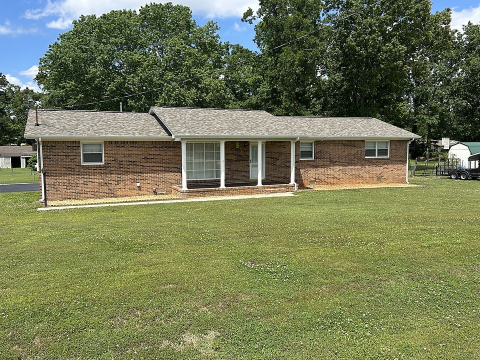 1st image of 349 Woods Edge Rd
