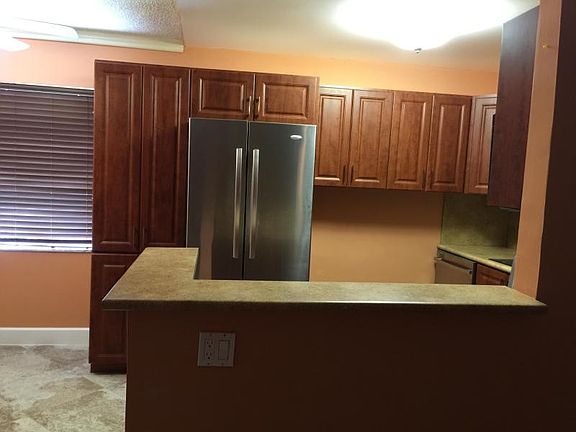 2nd image of 225 Burgundy E