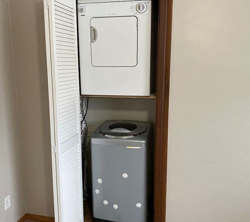 1st image of 120 N Michigan St #5