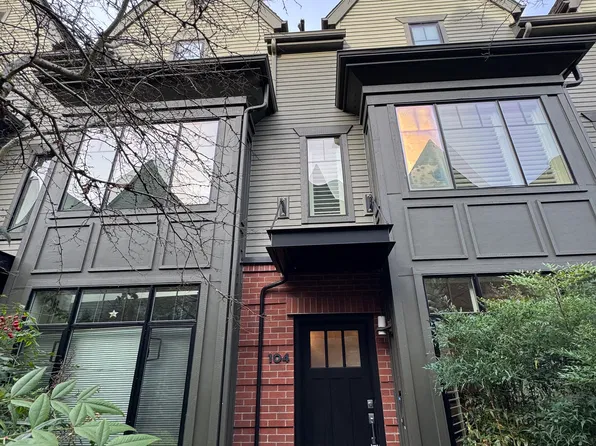 10415 NE 12th Pl Unit 104, Bellevue, WA 98004