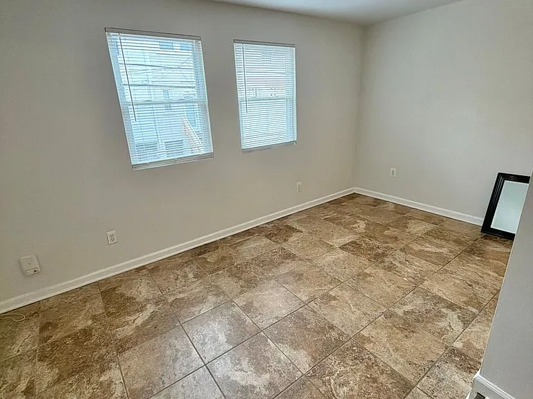 1165 Abbey Pl NE — Photo 6