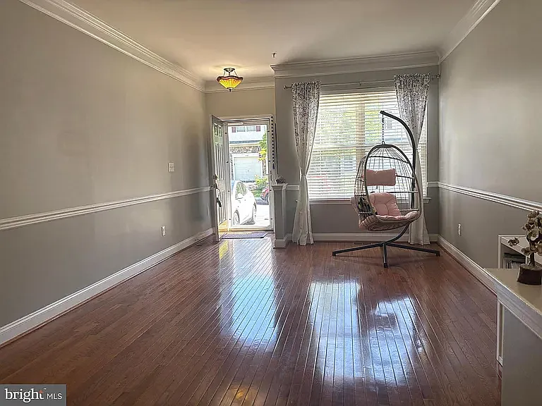 233 Tall Pines Dr — Photo 3