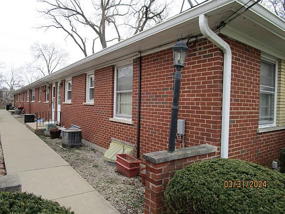 3rd image of 127 W Ash St APT A
