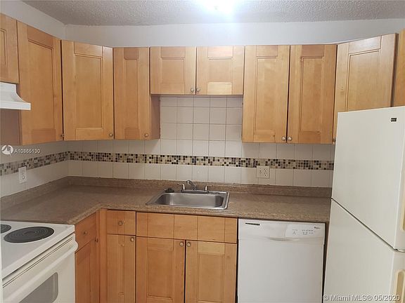 4th image of 10878 Royal Palm Blvd #10878
