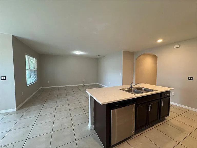 18661 Miami Blvd — Photo 7