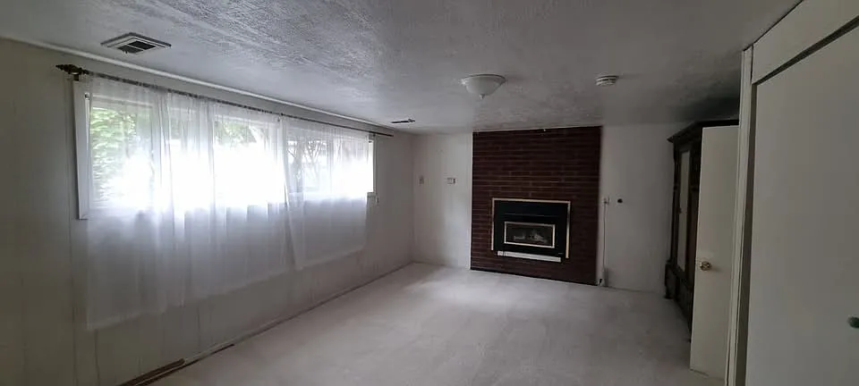 2 bed, 1000 sqft, $1,650 — Photo 3