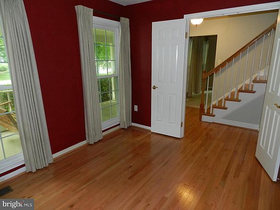 4th image of 3250 Chancellor Dr