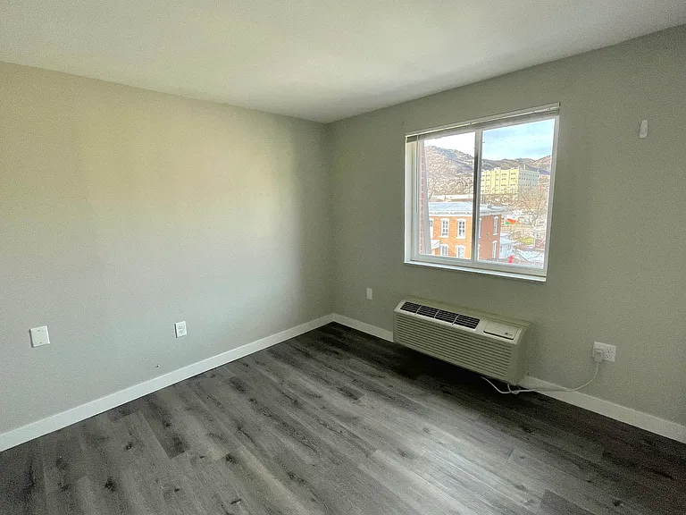 Unit 408 w/ views!