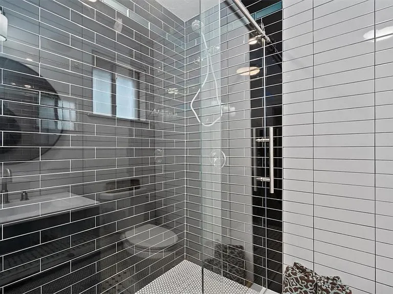Master Bath (view 2)