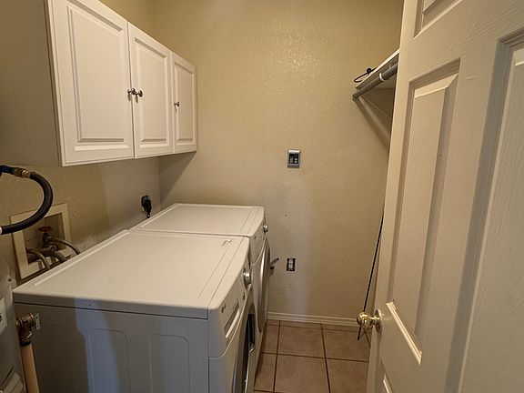 3rd image of 1405 W Yucca Ave
