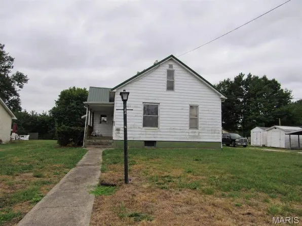 549 W Bridgeport St, White Hall, IL 62092