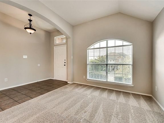 5th image of 1037 Resaca Dr