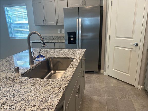 3rd image of 7547 Pink Mimosa Ave