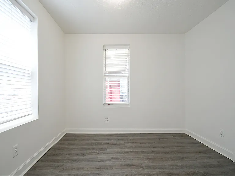 3104 S 15th St — Photo 10