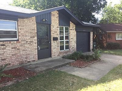 3rd image of 1222 Charleston Ct
