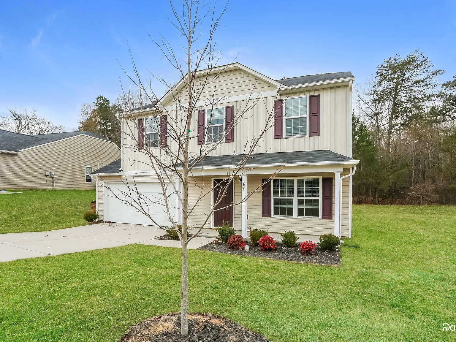 3 bed, 2.5 bath, 1607 sqft, $2,010 — Photo 3