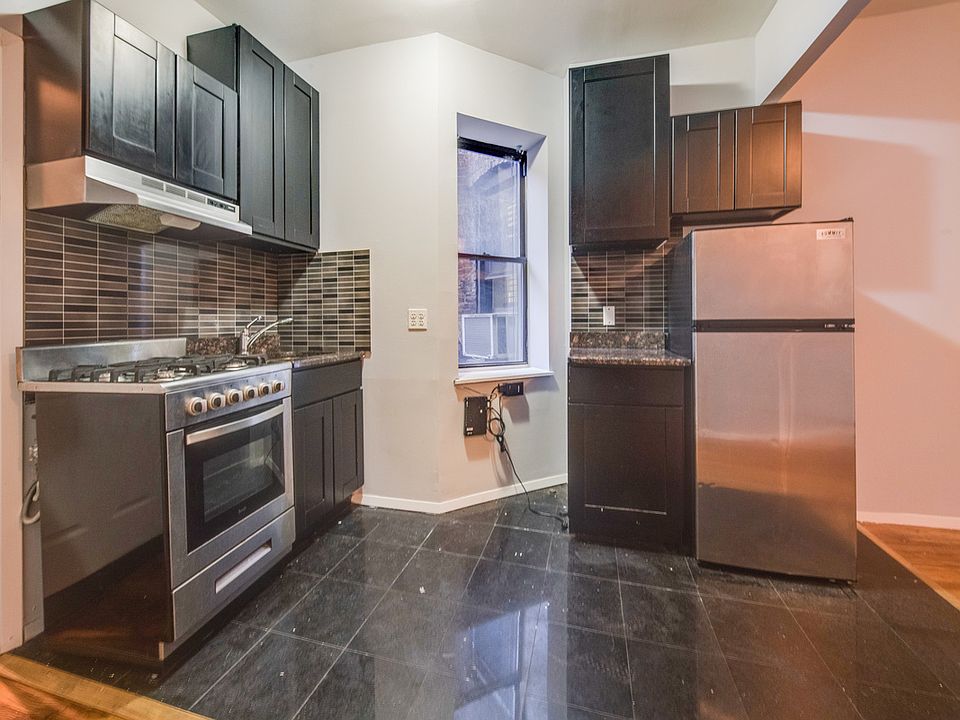 1st image of 320 W 49th St APT 4RE