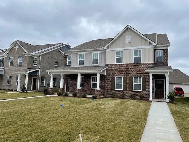 3 bed, 2.5 bath, 1700 sqft, $2,200 — Photo 4