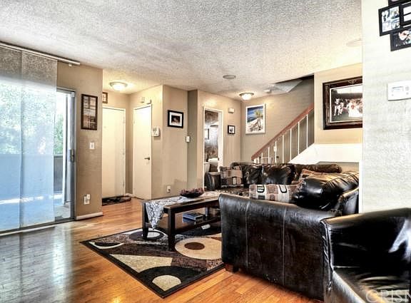 3rd image of 1905 Glenoaks Blvd Unit 211