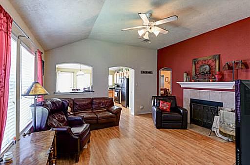2nd image of 1010 Crested Point Dr