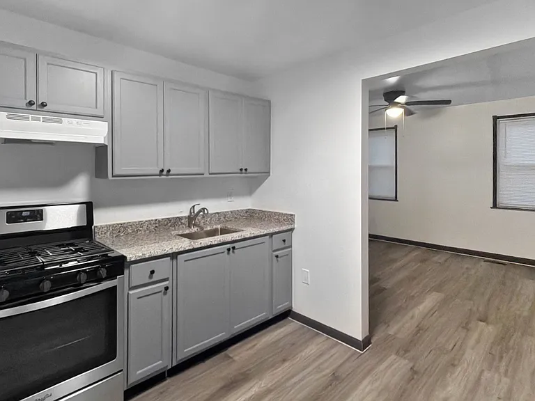 507 Arsan Ave #B — Photo 6