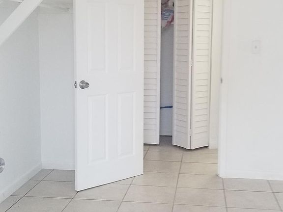 2nd image of 2425 N Oleander Ave APT 2
