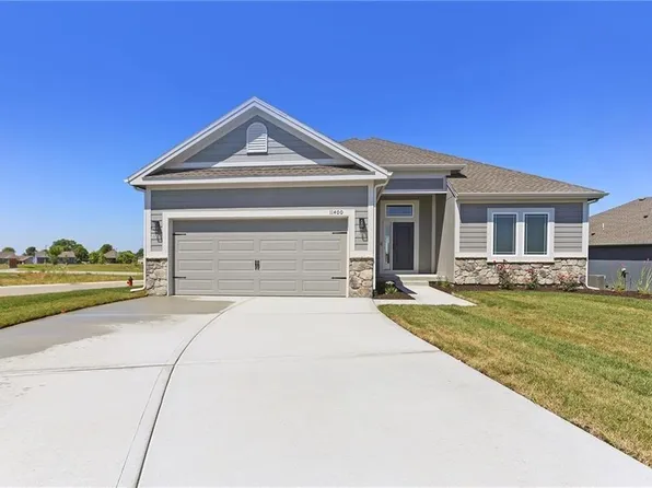 11436 N Auburndale Cir, Kansas City, MO 64157