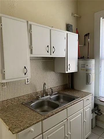 2405 Napoleon Ave #1/2 — Photo 8