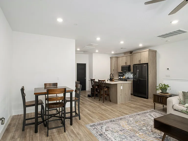 2783 E Tamarind Dr — Photo 4