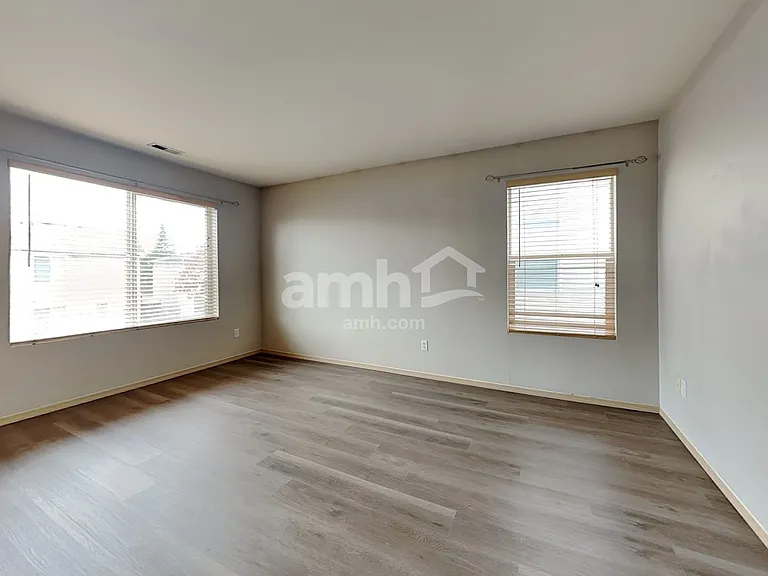 9523 187th St E — Photo 13