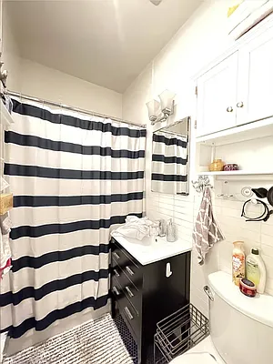 Rented by Avenues Real Estate | media 14
