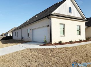 6057 Gardner Maples Dr, Owens X Rds, AL 35763