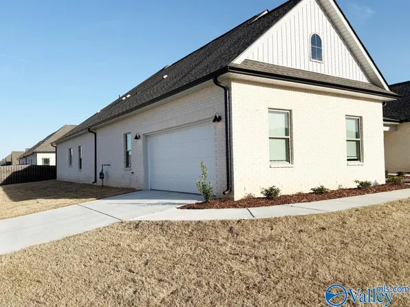 6057 Gardner Maples Dr, Owens X Rds, AL 35763