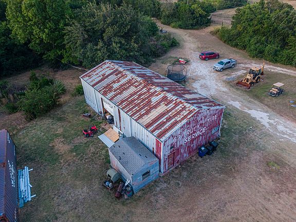 5th image of 3441 Bluegrass Dr