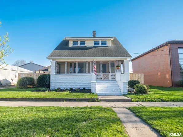 204 W Main St, Elmwood, IL 61529