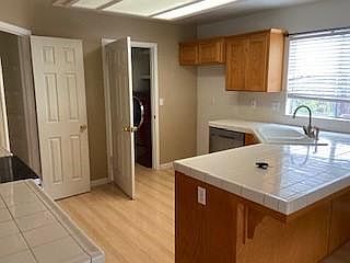 3rd image of 5716 N Cleo Ave
