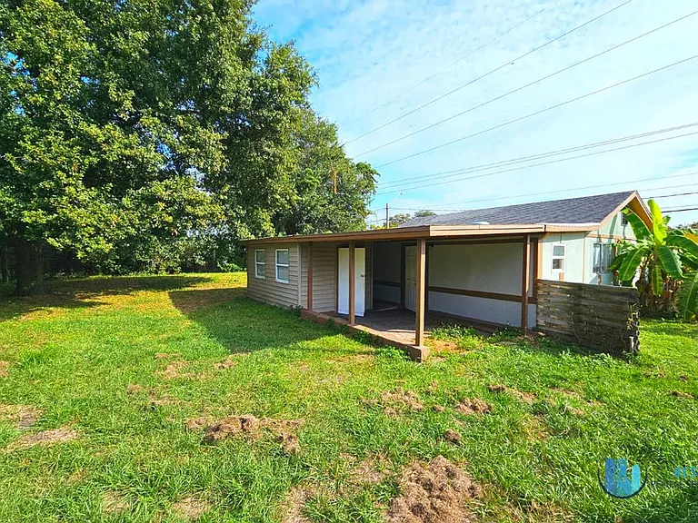 832 N Combee Rd — Photo 5