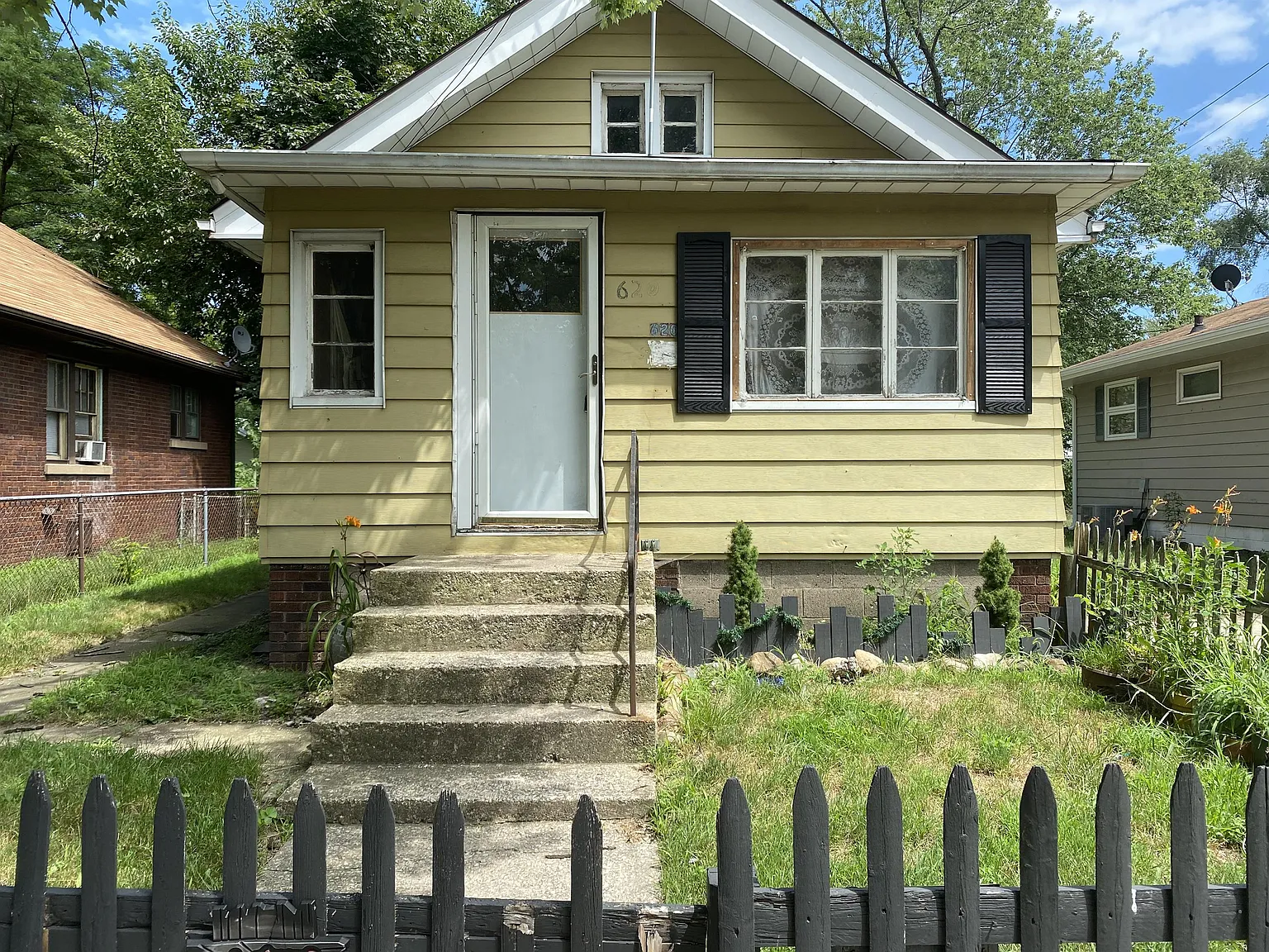 620 Donnelly St photo 1