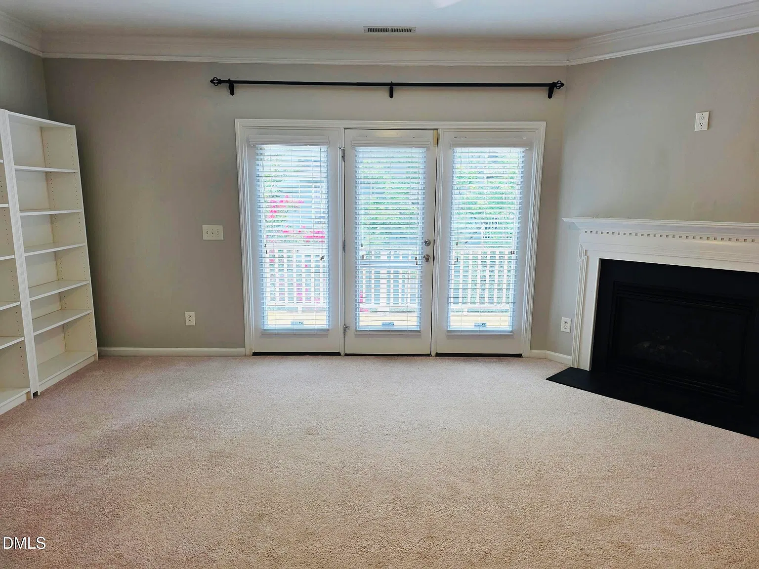 3 bed, 4.0 bath, 1889 sqft, $1,950 — Photo 4